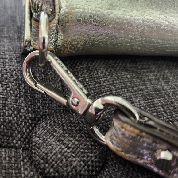 Preowned Michael Kors metallic silver‎ wallet - Picture 11 of 14